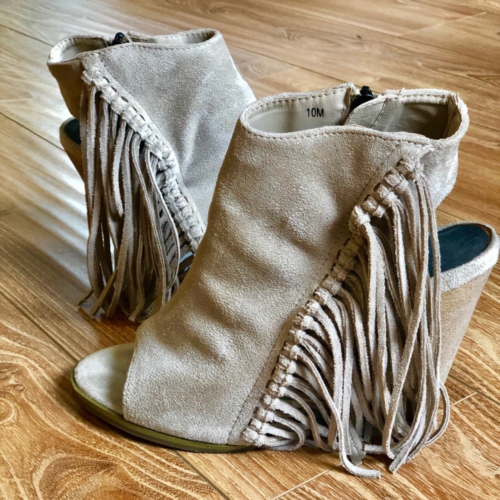 Coconuts by Matisse Lucretia Fringe Booties
